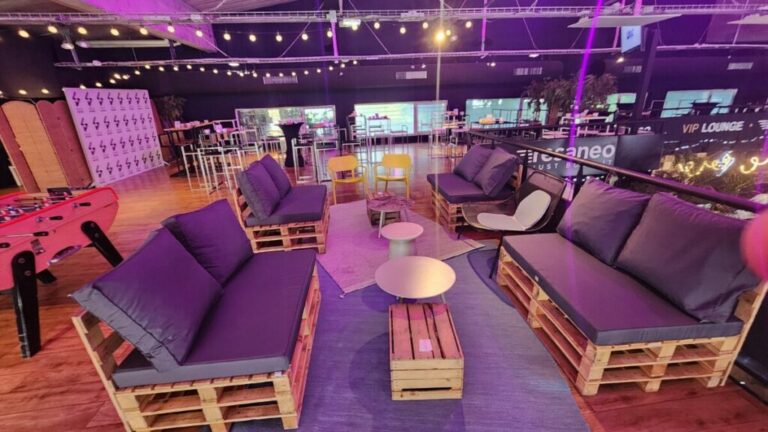 CANAPE-FAUTEUIL-PALETTE-LOCATION-EVENEMENT-LYON-FUNZY-1024x576